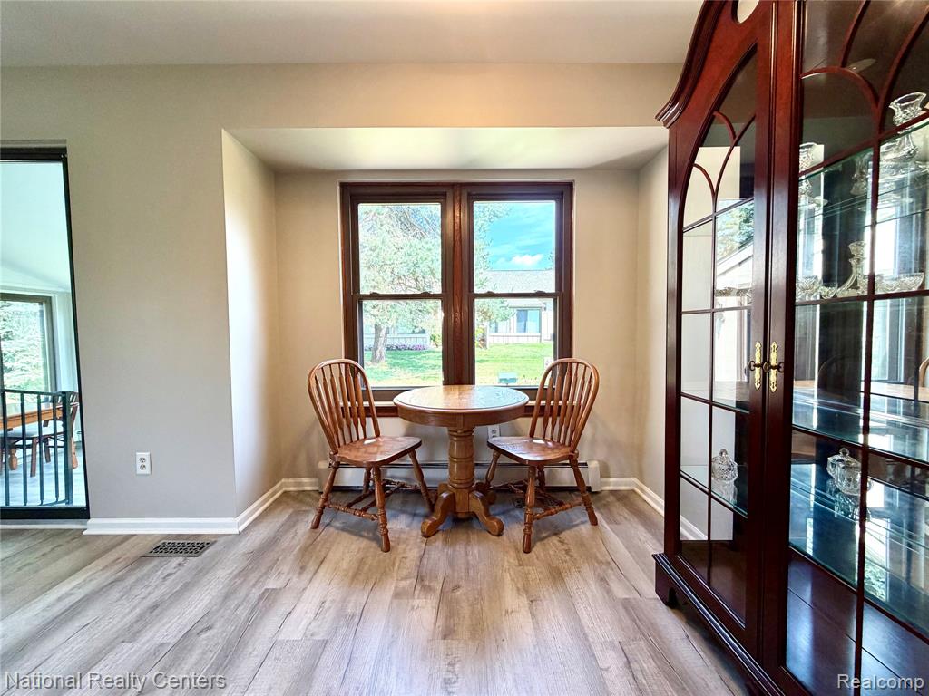 12237 Cambridge Property Photo 10