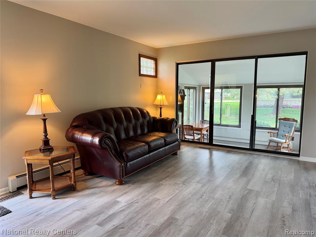 12237 Cambridge Property Photo 11