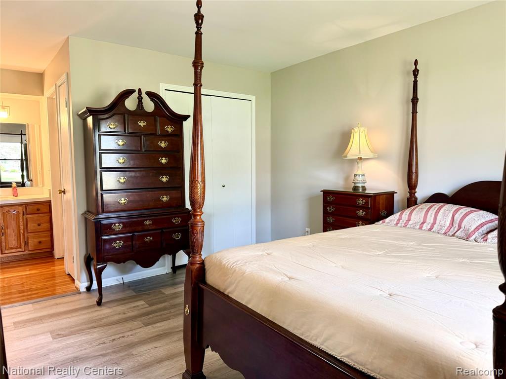 12237 Cambridge Property Photo 15