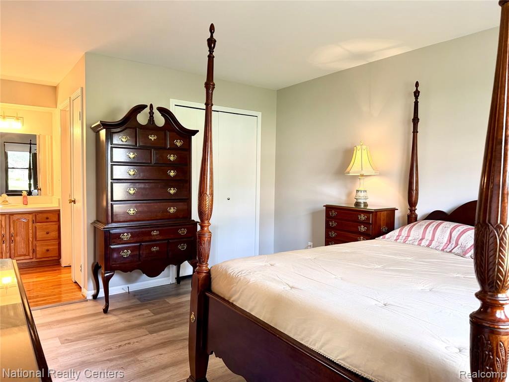 12237 Cambridge Property Photo 18