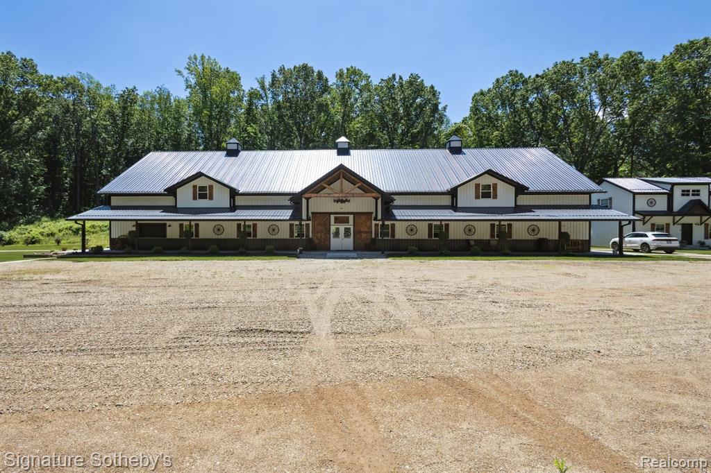15165 Main Street Property Photo 2