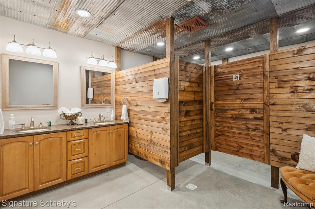 15165 Main Street Property Photo 16