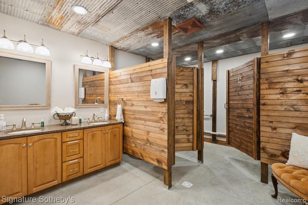 15165 Main Street Property Photo 17