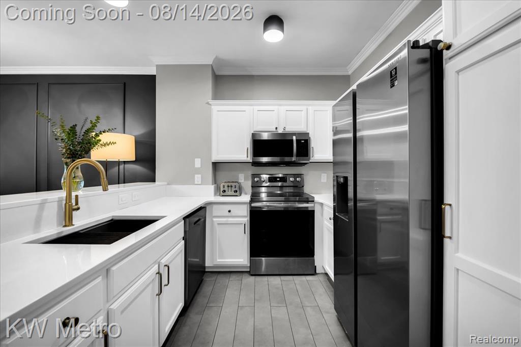 779 Piper Boulevard Property Photo 6