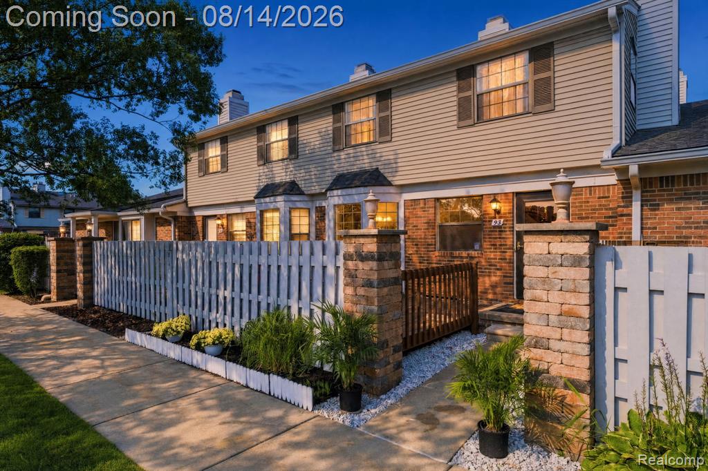 2101 E Vine Way Drive Property Photo 1