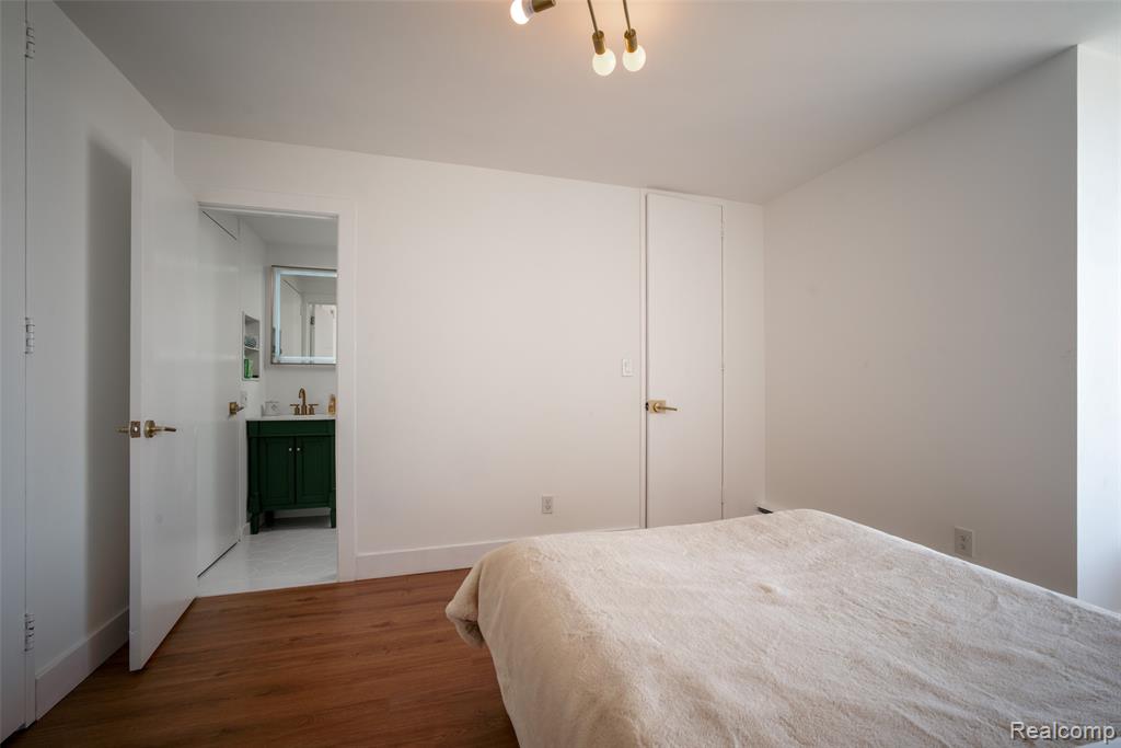 8200 E Jefferson Ave #1703 Property Photo 10