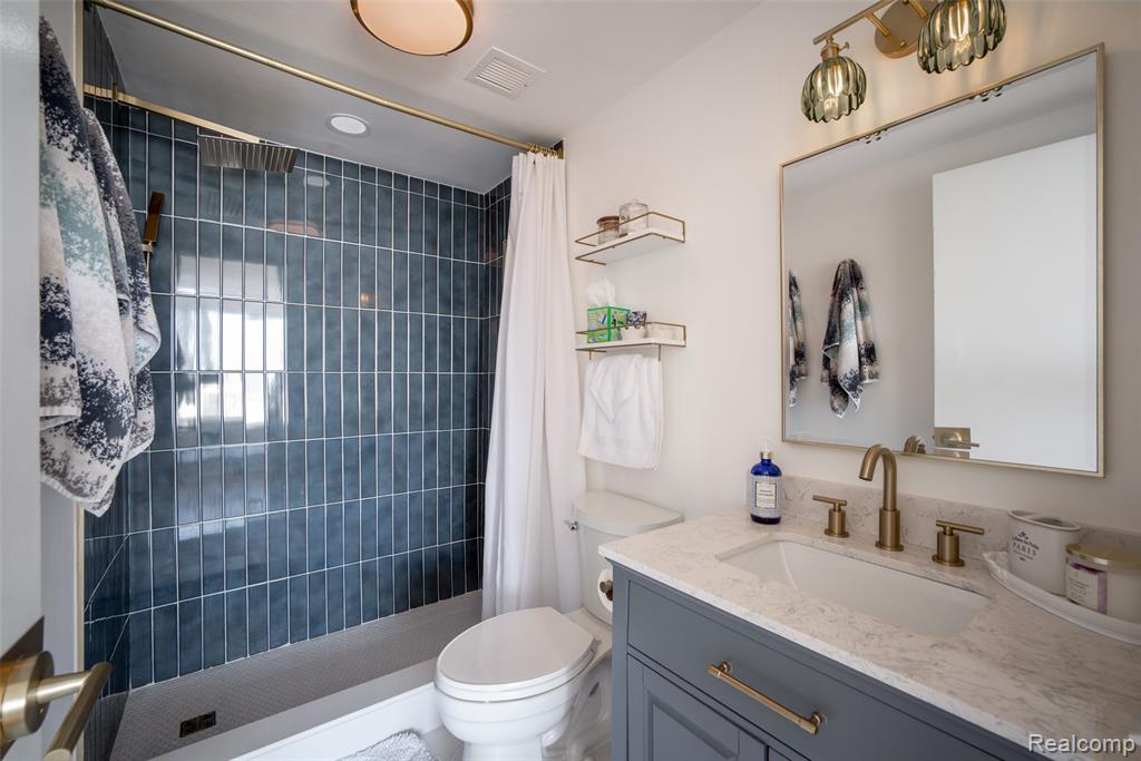 8200 E Jefferson Ave #1703 Property Photo 15