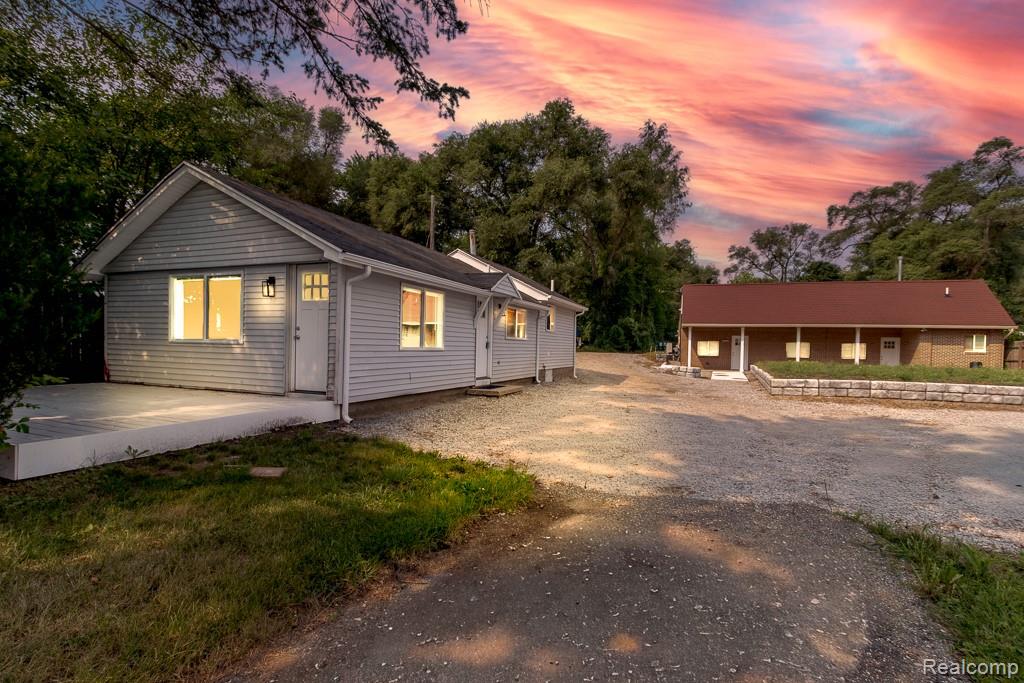 2510 Lakeside Drive Property Photo 1