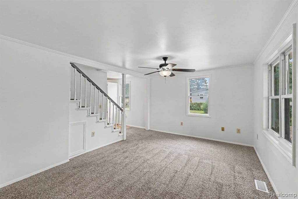 5246 Dania Street Property Photo 4