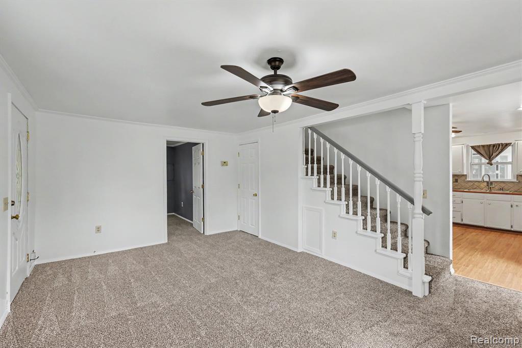 5246 Dania Street Property Photo 5
