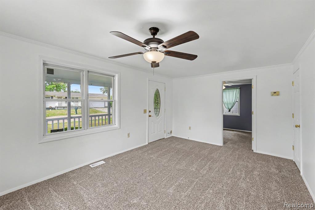 5246 Dania Street Property Photo 6