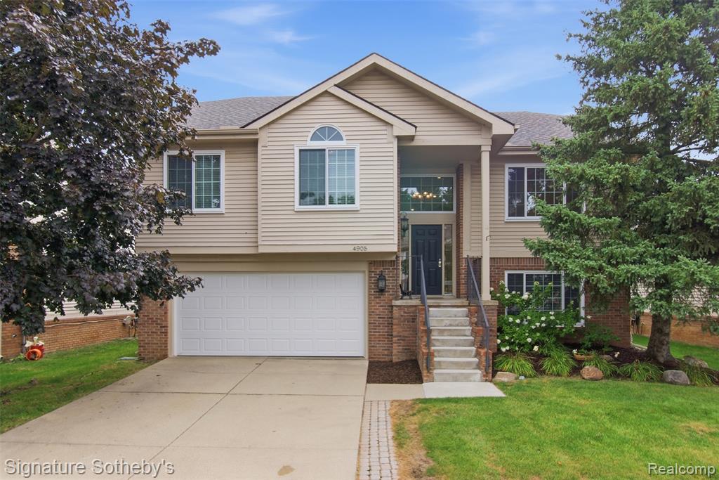 4905 Carrington Drive Property Photo 1
