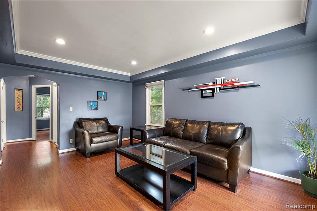 555 Donald Avenue Property Photo 3