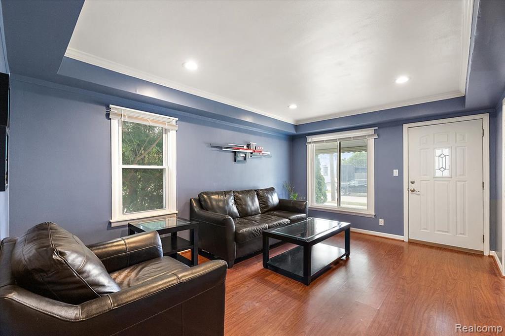 555 Donald Avenue Property Photo 4