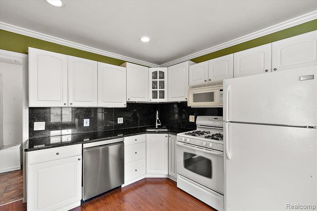 555 Donald Avenue Property Photo 10