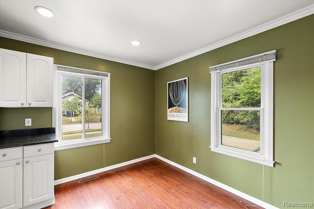 555 Donald Avenue Property Photo 14