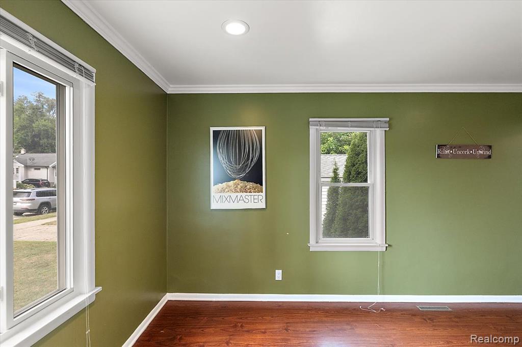 555 Donald Avenue Property Photo 15