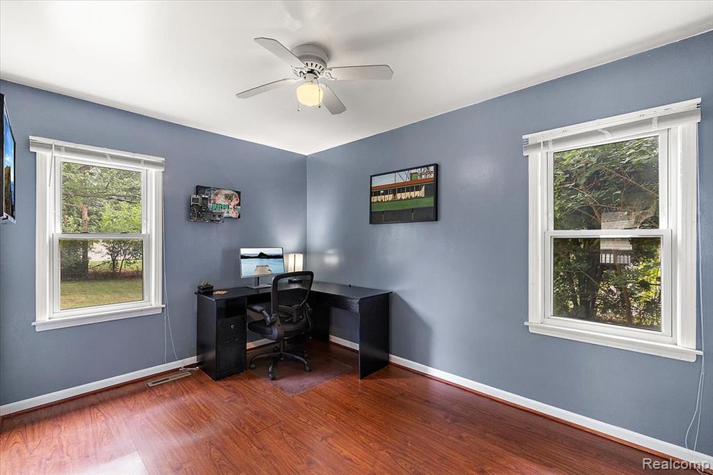 555 Donald Avenue Property Photo 20