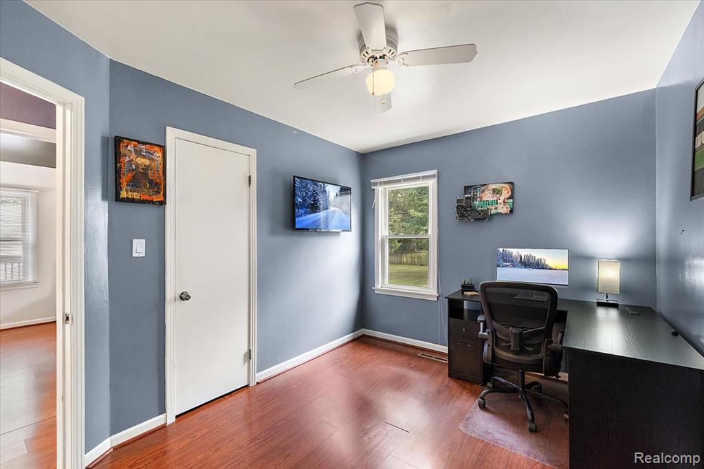 555 Donald Avenue Property Photo 21