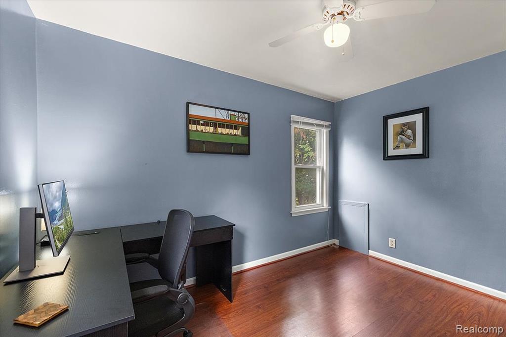 555 Donald Avenue Property Photo 22