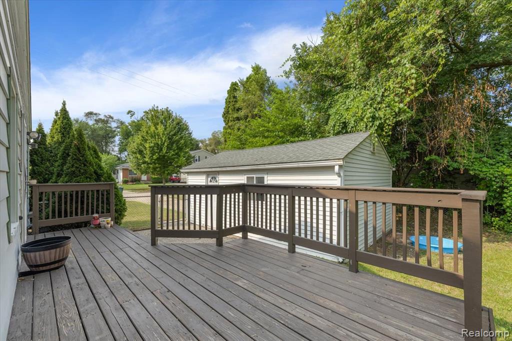 555 Donald Avenue Property Photo 28