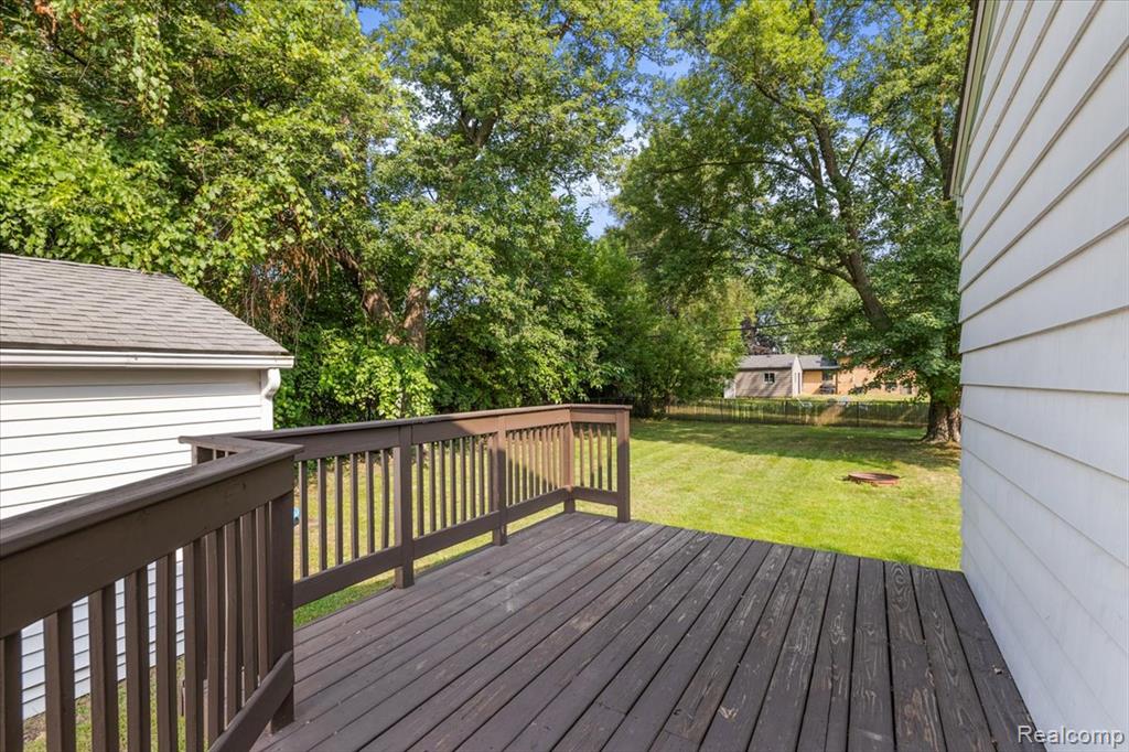 555 Donald Avenue Property Photo 29