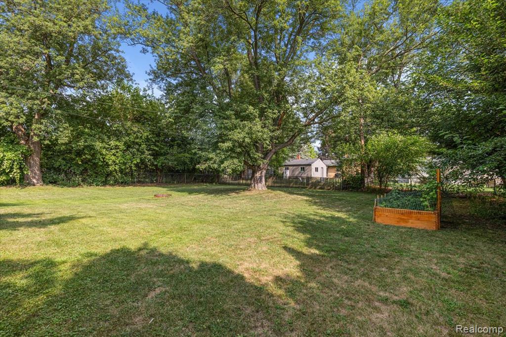 555 Donald Avenue Property Photo 31