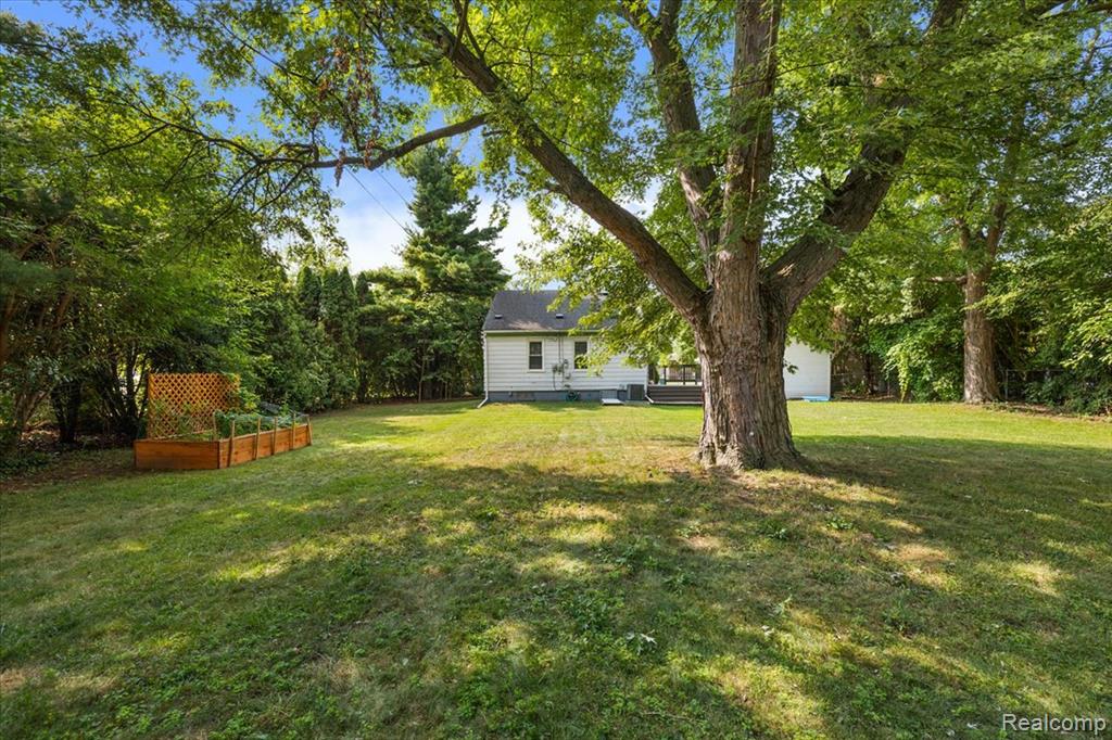 555 Donald Avenue Property Photo 35
