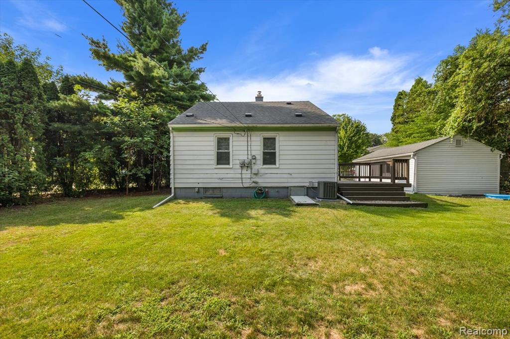 555 Donald Avenue Property Photo 36