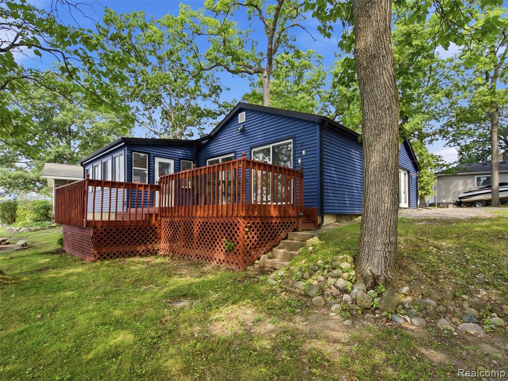7389 Selma Drive Property Photo 1