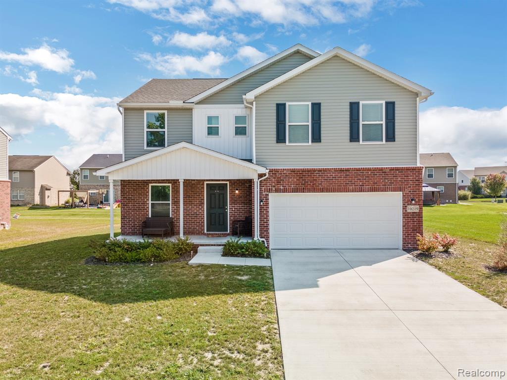 10219 Island Lake Drive Property Photo 2
