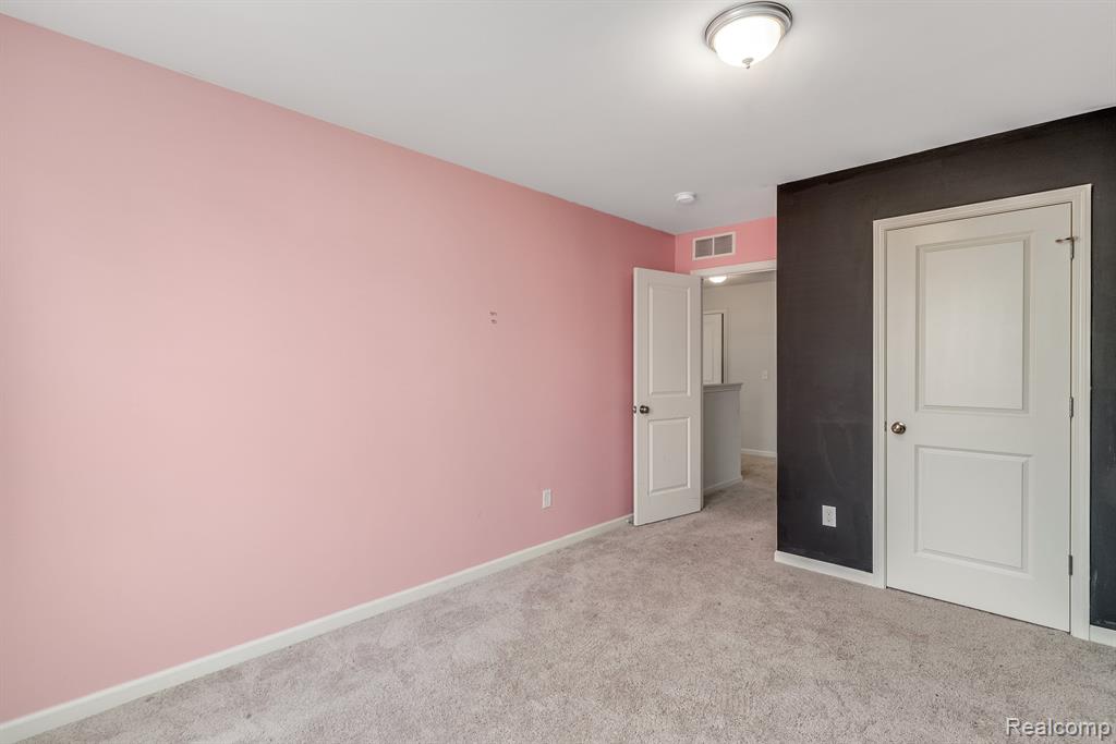 10219 Island Lake Drive Property Photo 18