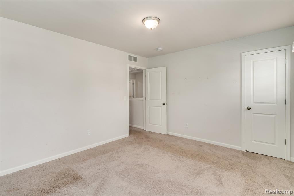 10219 Island Lake Drive Property Photo 27