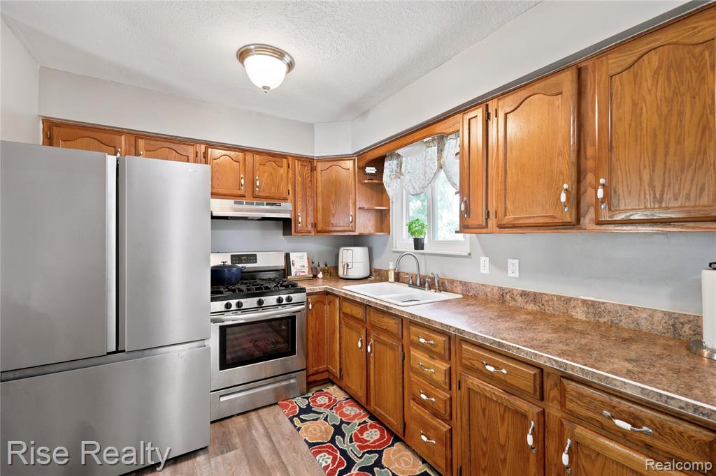 10215 W Frances Road Property Photo 6