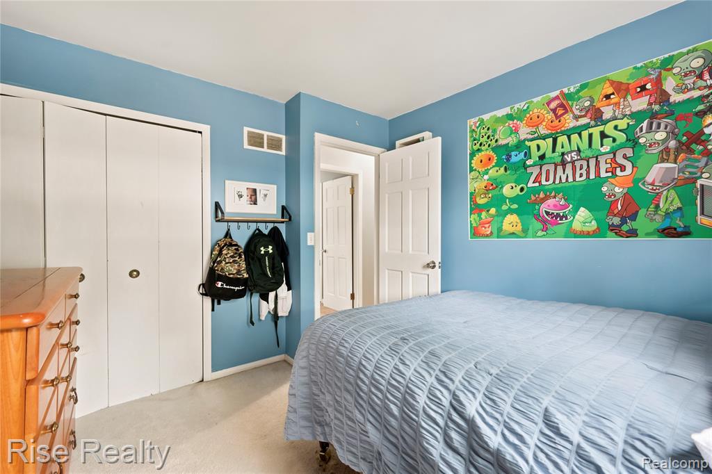 10215 W Frances Road Property Photo 20