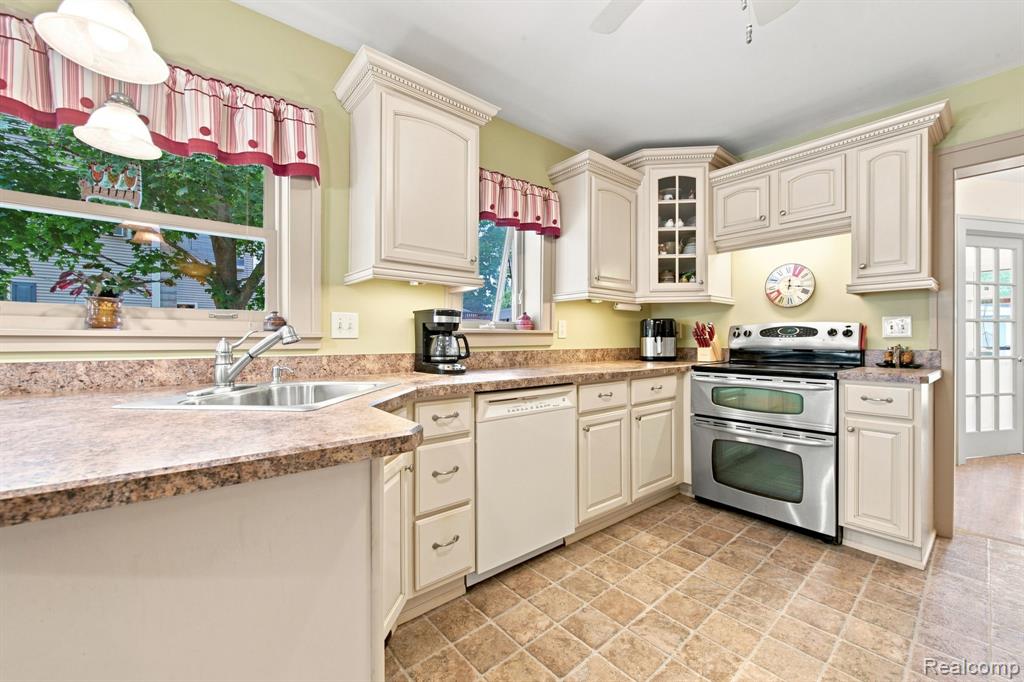 79 Dennison Street Property Photo 22
