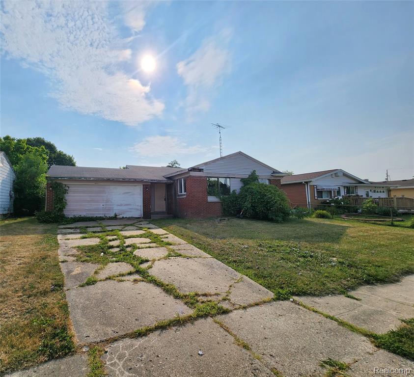 6104 Hilton Lane