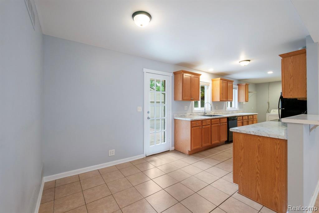 2495 Walce Drive Property Photo 10
