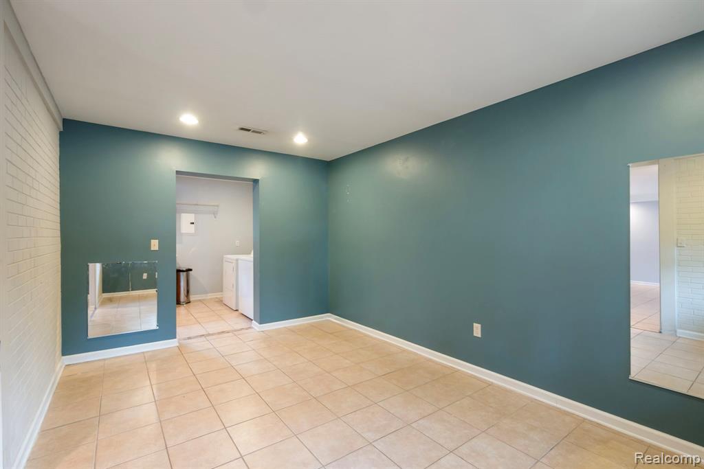 2495 Walce Drive Property Photo 23