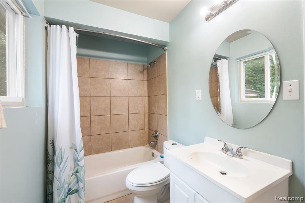 2495 Walce Drive Property Photo 32