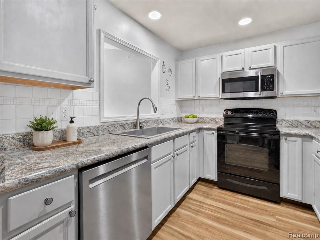 9200 Scenic Way Property Photo 6