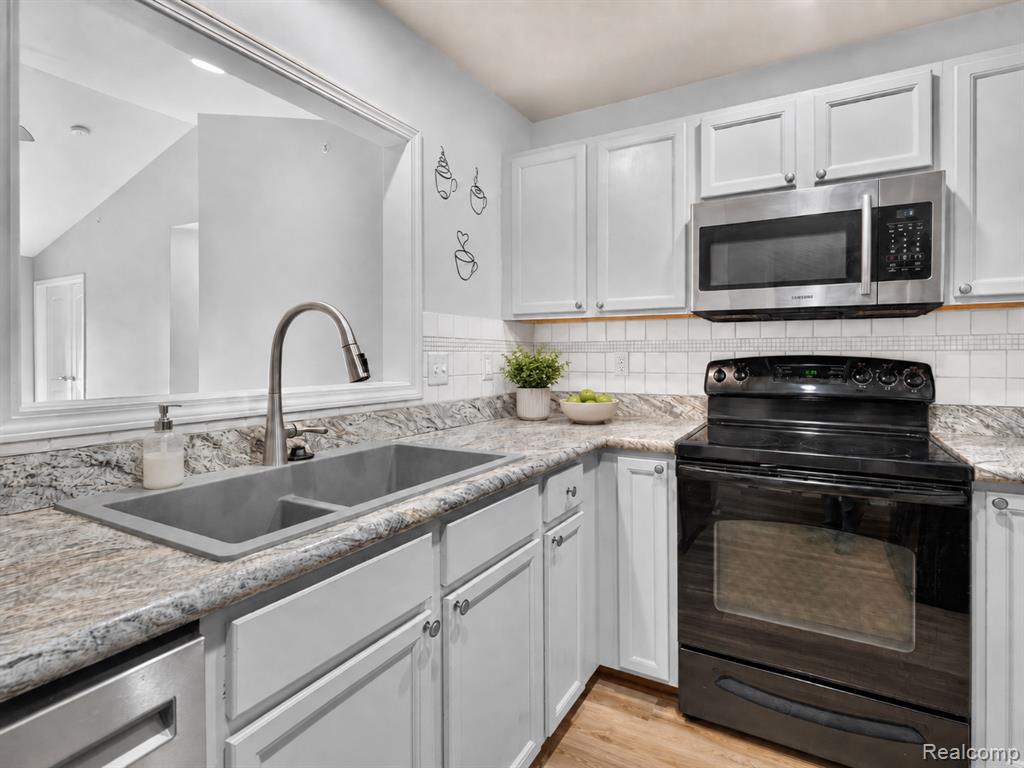 9200 Scenic Way Property Photo 8