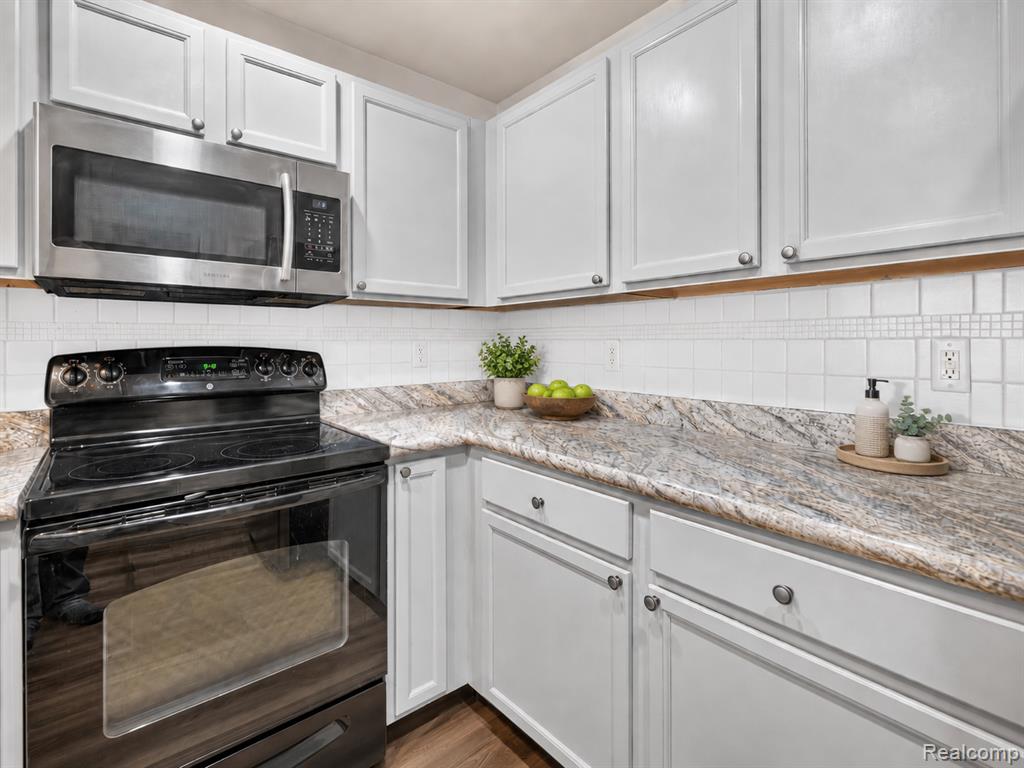 9200 Scenic Way Property Photo 9