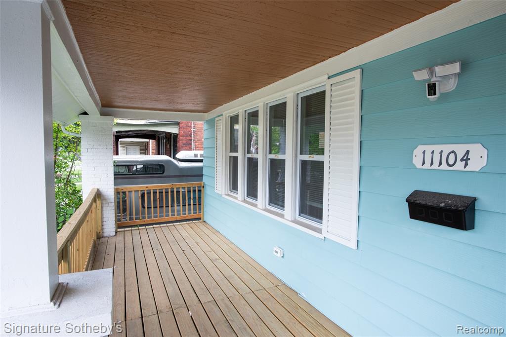 11104 Cloverlawn Street Property Photo 3