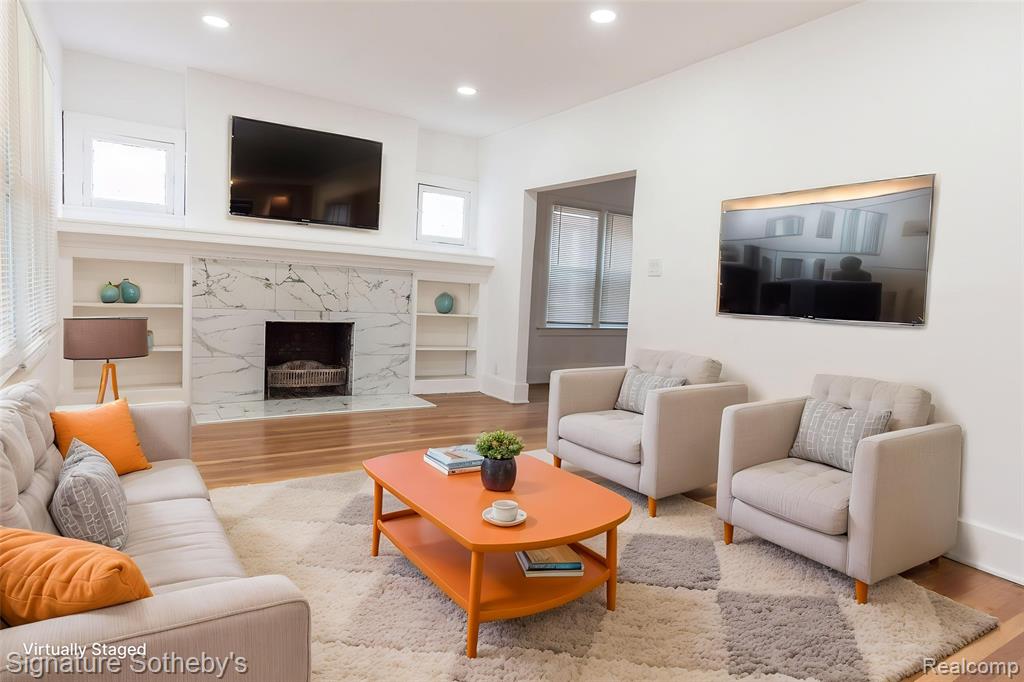 11104 Cloverlawn Street Property Photo 4