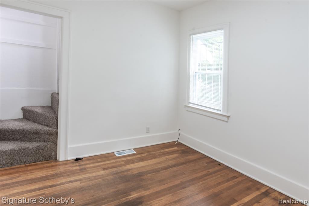11104 Cloverlawn Street Property Photo 10