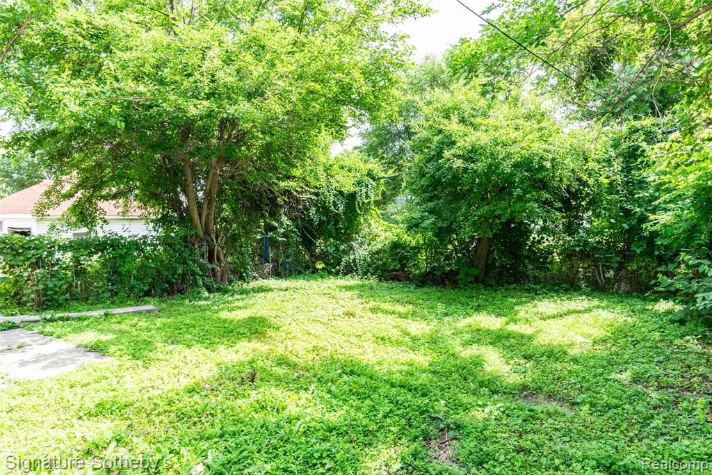 11104 Cloverlawn Street Property Photo 17