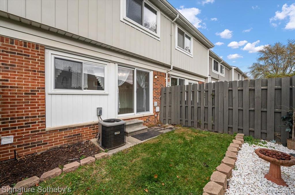 36702 Park Place Drive Property Photo 11