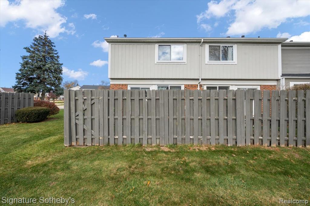 36702 Park Place Drive Property Photo 12