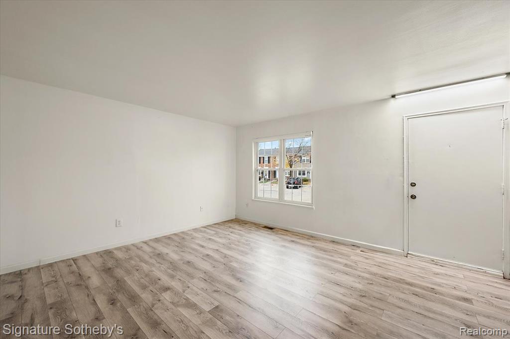 36702 Park Place Drive Property Photo 18